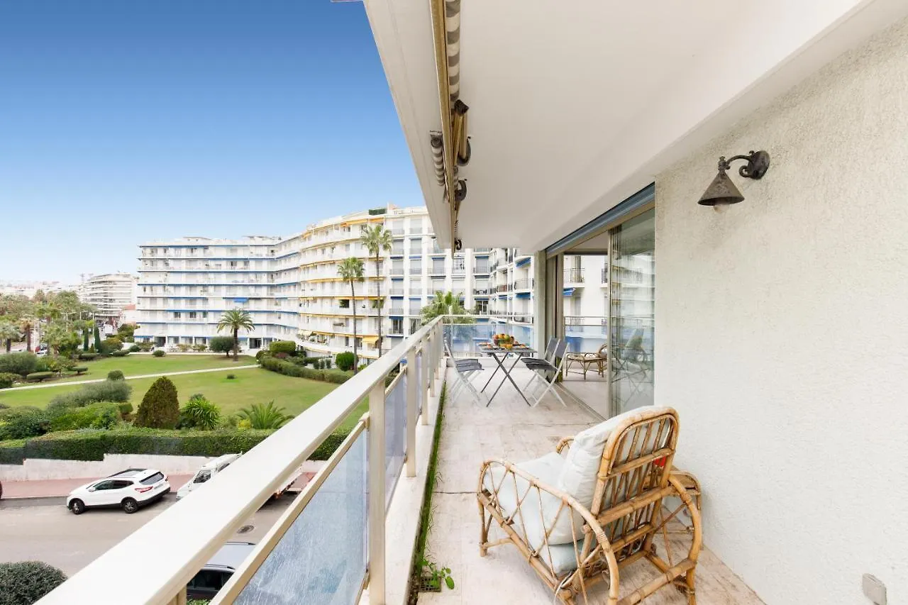 Roxelane Yourhosthelper Apartman Cannes 0*,  Franciaország